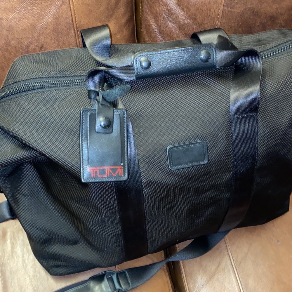 BIG TUMI TRAVEL DUFFLE BAG
